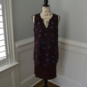 CAbi icy floral tank Size M GUC Wine and Blue 3444